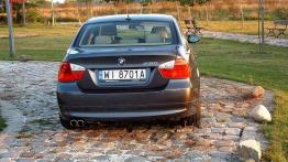 BMW 330i - galeria redakcyjna - widok z tyłu