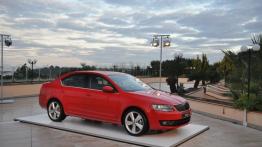 Skoda Octavia  KM - galeria redakcyjna - prawy bok