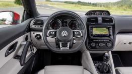 Volkswagen Scirocco III Facelifting 2.0 TDI (2014) - kokpit