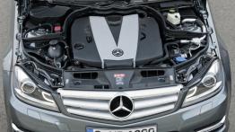 Mercedes C 300 CDI 4MATIC W204 kombi Facelifting - maska otwarta