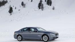 BMW serii 7 xDrive Facelifting - prawy bok