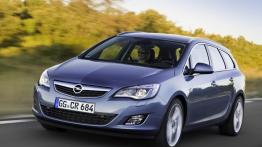 Opel Astra Sports Tourer - widok z przodu