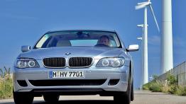 BMW Seria 7 E68 - widok z przodu