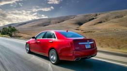 Nowy Cadillac CTS pokazany na świeżych zdjęciach