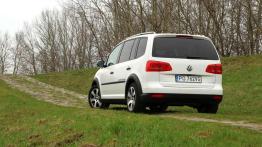 Volkswagen Cross Touran 2.0 TDI - pomieszanie z poplątaniem