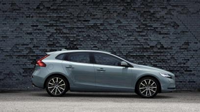 Volvo V40 II Hatchback Facelifting