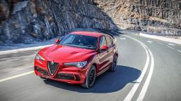 Alfa Romeo Stelvio Quadrifoglio (2018) - widok z przodu