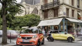 Smart fortwo III (2015) w Paryżu - widok z przodu