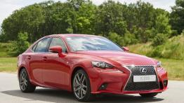 Lexus IS III 200t F-Sport (2015) - widok z przodu