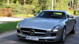 Mercedes SLS AMG Coupe 6.2 V8 571KM - galeria redakcyjna - widok z przodu