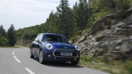 Mini Cooper D 2014 - wersja 5-drzwiowa - widok z przodu