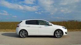 Peugeot 308 II Hatchback 1.6 THP - galeria redakcyjna - prawy bok