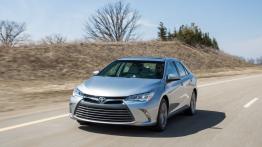 Toyota Camry XLE Facelifting (2015) - widok z przodu