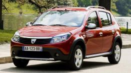 Dacia Sandero Stepway - widok z przodu