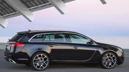 Opel Insignia I Sports Tourer 2.0 CDTI BiTurbo ECOTEC 195KM 143kW 2012-2013