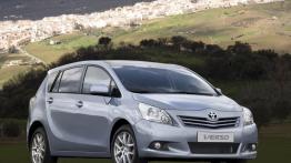 Toyota Verso Minivan 2.0 D-4D 126KM 93kW od 2009