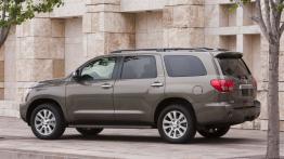 Toyota Sequoia II 5.7 i 381KM 280kW 2008-2017