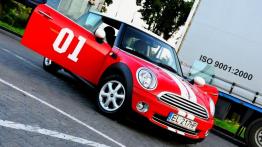 Mini Cooper II Hatchback Facelifting - galeria społeczności - prawy bok