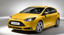 Ford Focus III ST hatchback - widok z przodu