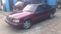 Mercedes Klasa E W124 Sedan - galeria społeczności - lewy bok