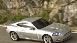 Jaguar XKR Coupe 2006 - widok z przodu