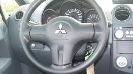 Mitsubishi Colt 1.3 Invite - deska rozdzielcza