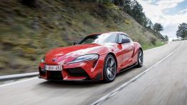 Toyota GR Supra - widok z przodu