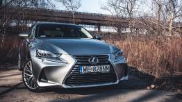 Lexus IS III Sedan Facelifting 300h 223KM 164kW 2016-2020