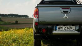 Mitsubishi L200 IV Double Cab Facelifting 2.5 DI-D 176KM 129kW 2014-2015