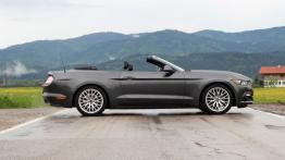 Ford Mustang VI Cabrio 2.3 317KM - galeria redakcyjna - prawy bok