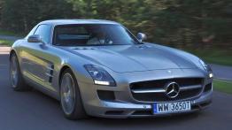 Mercedes SLS AMG Coupe 6.2 V8 571KM - galeria redakcyjna - widok z przodu