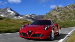 Alfa Romeo 4C (2013) - widok z przodu