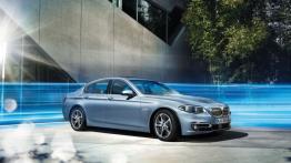 BMW serii 5 F10 ActiveHybrid Facelifting (2014) - prawy bok