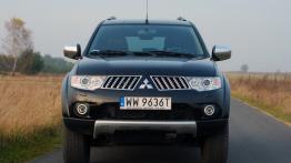 Mitsubishi Pajero Sport II 2.5 DI-D - galeria redakcyjna - widok z przodu