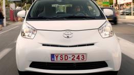 Toyota iQ - widok z przodu