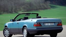 Mercedes Klasa E W124 Cabrio 2.2 150KM 110kW 1993-1996