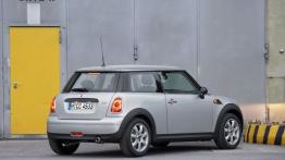 Mini One II Hatchback Facelifting 1.6 98KM 72kW 2010-2012