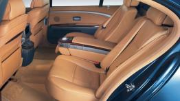 BMW Seria 7 E66 - tylna kanapa