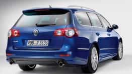 Volkswagen Passat R36 - widok z tyłu