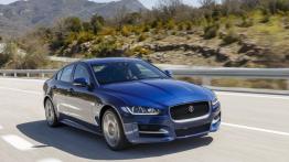 Jaguar XE 2.5t R-Sport Bluefire (2015) - widok z przodu