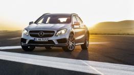 Mercedes GLA 45 AMG (2014) - widok z przodu