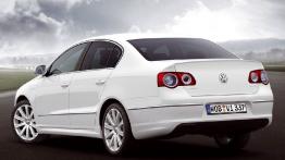 Volkswagen Passat R-Line - widok z tyłu