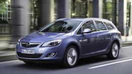 Opel Astra Sports Tourer - widok z przodu