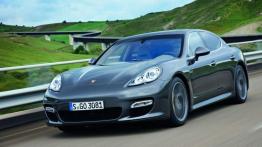 Porsche Panamera Turbo S - widok z przodu