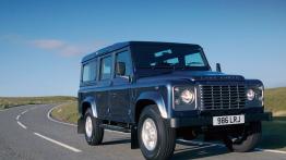 Land Rover Defender 2007 - widok z przodu