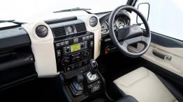 Land Rover Defender (2018) - kokpit