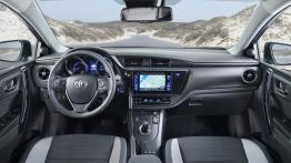 Toyota Auris II Touring Sports Facelifting Hybrid (2015) - pełny panel przedni