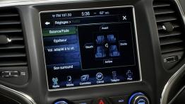 Jeep Grand Cherokee IV Facelifting (2014) - wersja europejska - radio/cd/panel lcd