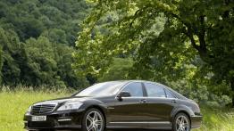 Mercedes Klasa S 63AMG 2010 - widok z przodu