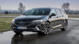 Opel Insignia GSi – co zmieniło się wraz z nazwą sportowej wersji?